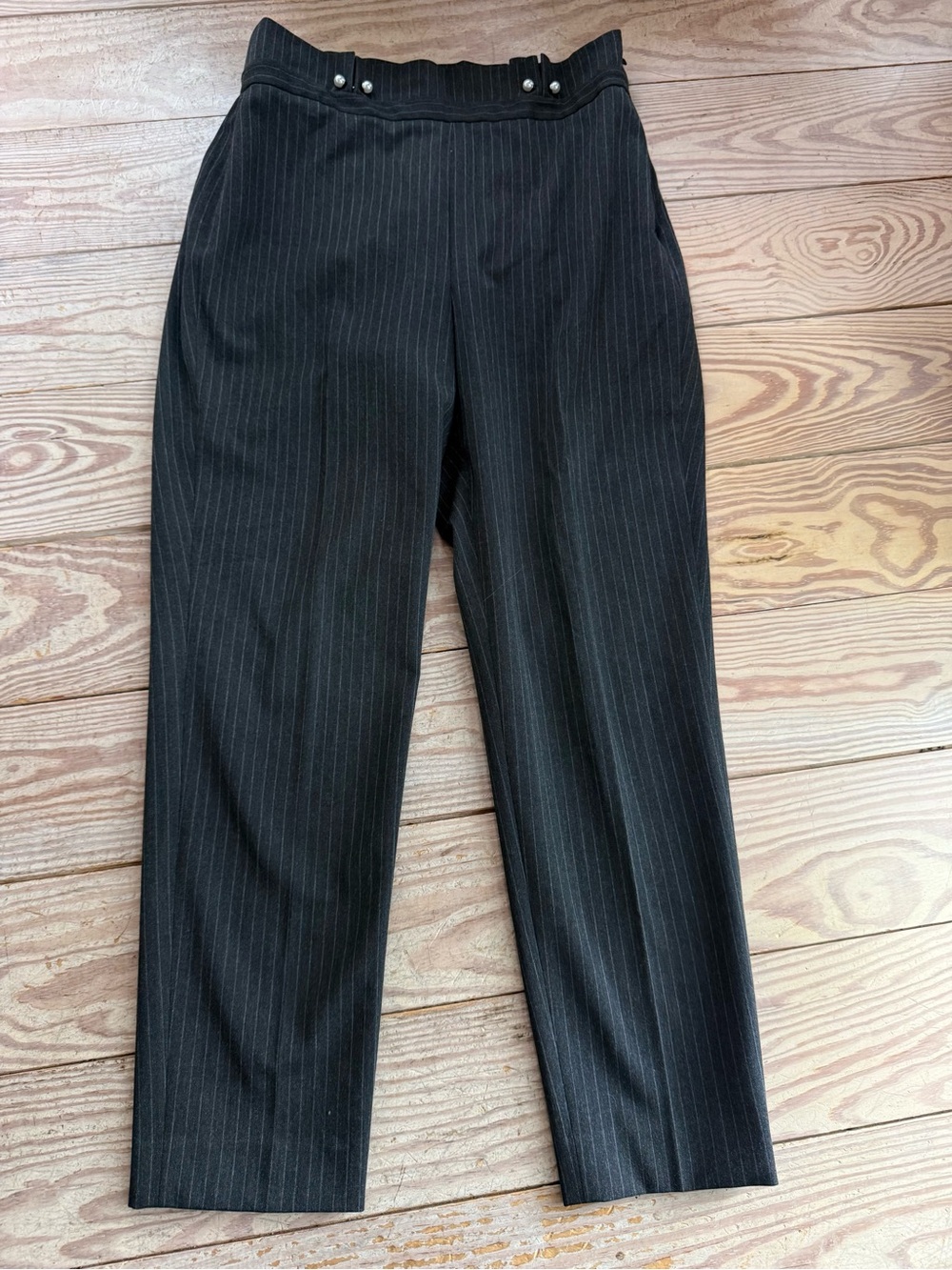 White House Black Market The Relaxed Ankle Pinstripe Pants Size 6